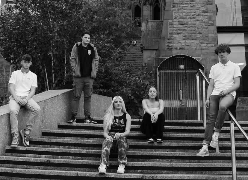 SINGLE REVIEW: Plastic Heart – The Giver of&nbsp;Stars