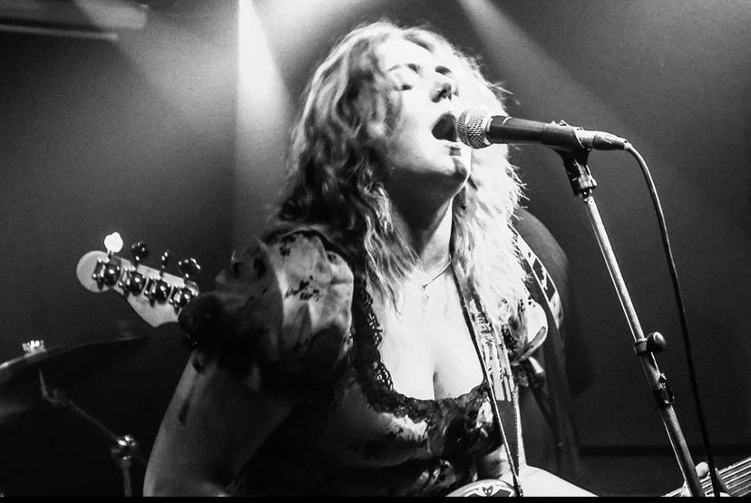 SINGLE REVIEW: kc jade – Desk&nbsp;Drawer