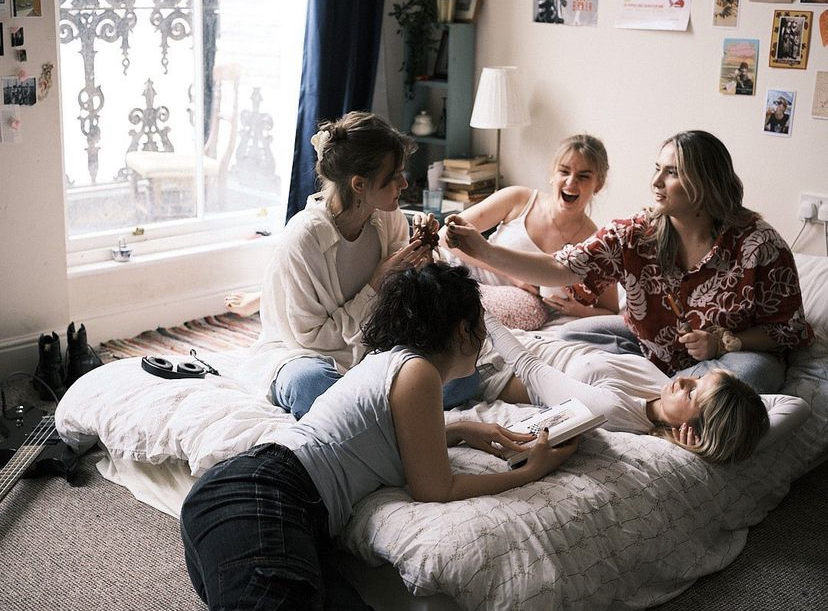 SINGLE REVIEW: Girl Group – Lil’s&nbsp;Room