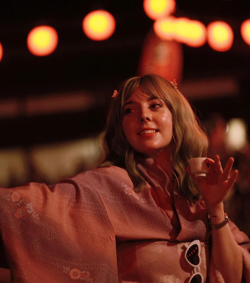 SINGLE REVIEW: NEONshe – Never Let It Go