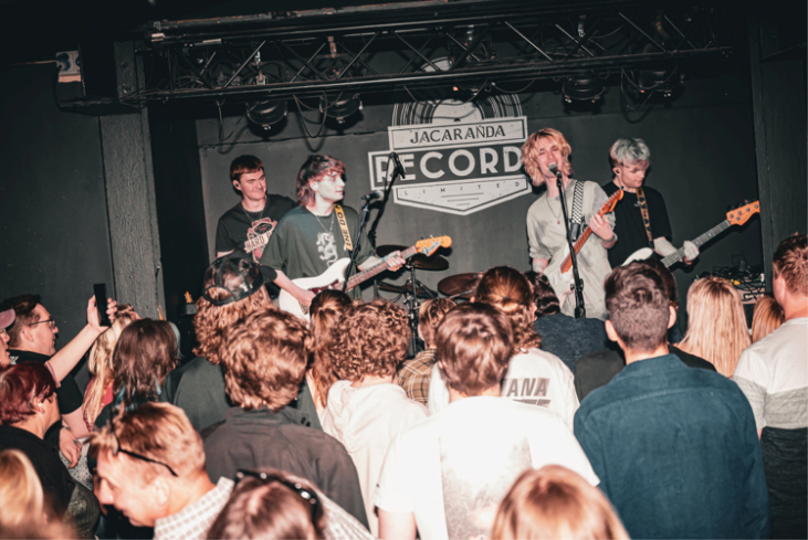 SINGLE REVIEW: cargazer – Meet The Neighbours