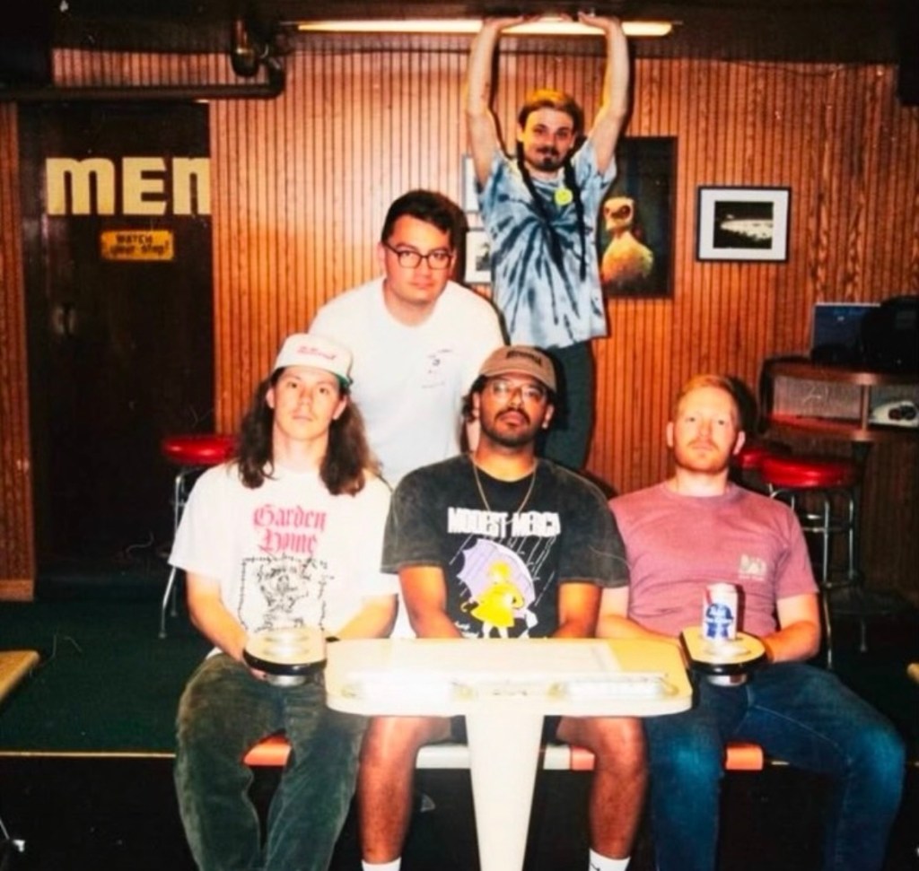 SINGLE REVIEW: tenmonthsummer – listening to kerosene heights makes me want to be a better person